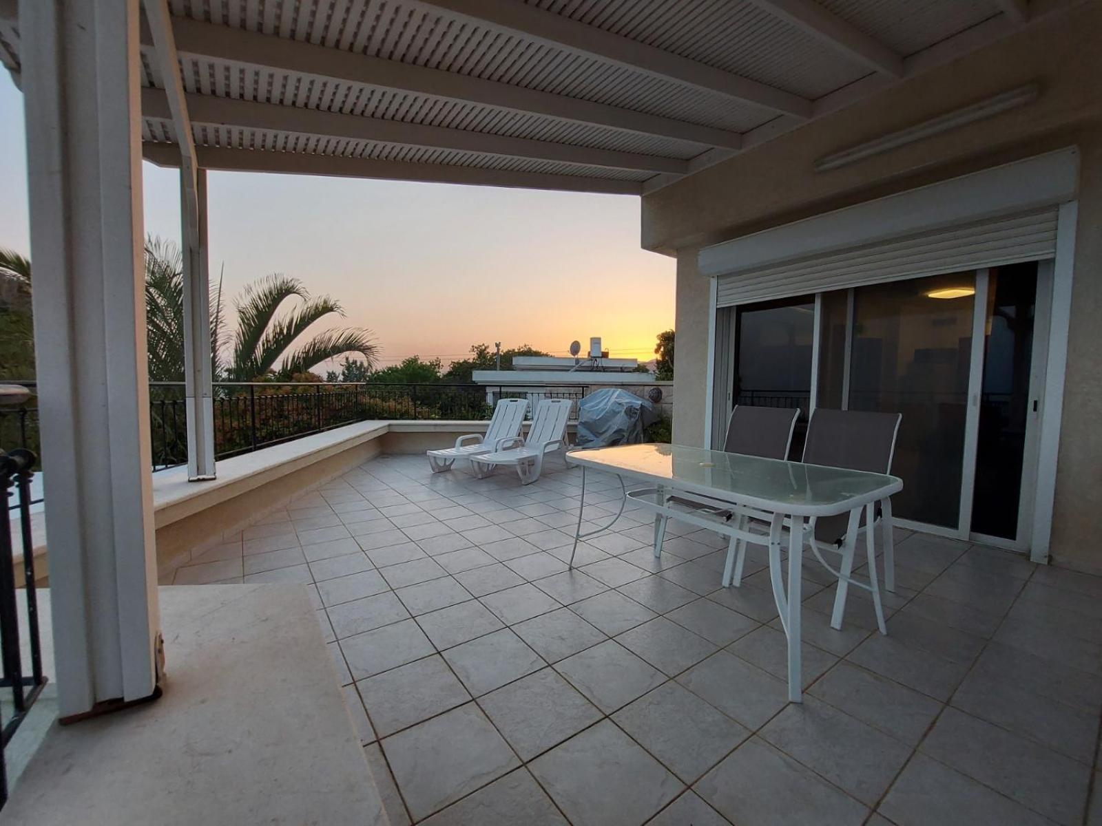 למרפסת La Balcona Apartment Chorazim Bilik gambar