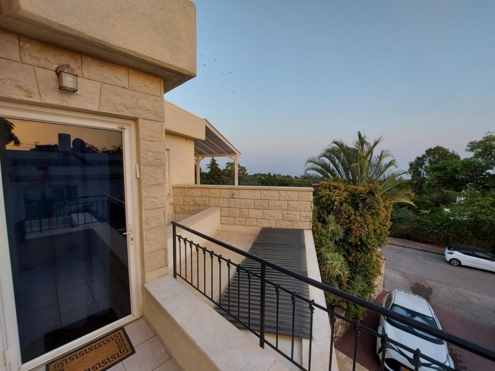 למרפסת La Balcona Apartment Chorazim Bilik gambar